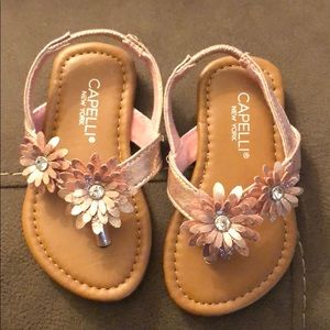 Capelli New York Toddler Size 4-5 Sandals